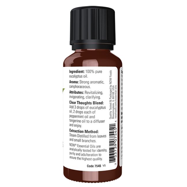Braune Glasflasche mit schwarzem Deckel. Etikett mit Inhaltsstoffen, Aroma und Extraktionsmethode. Text: NOW Foods Eukalyptus Globulus Öl.