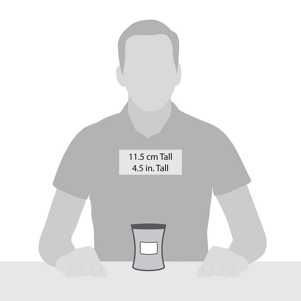 Graue Sanduhrkerze, schematische Darstellung. Höhe: 11,5 cm. Person als Größenvergleich. Text: 4.5 in. Tall.