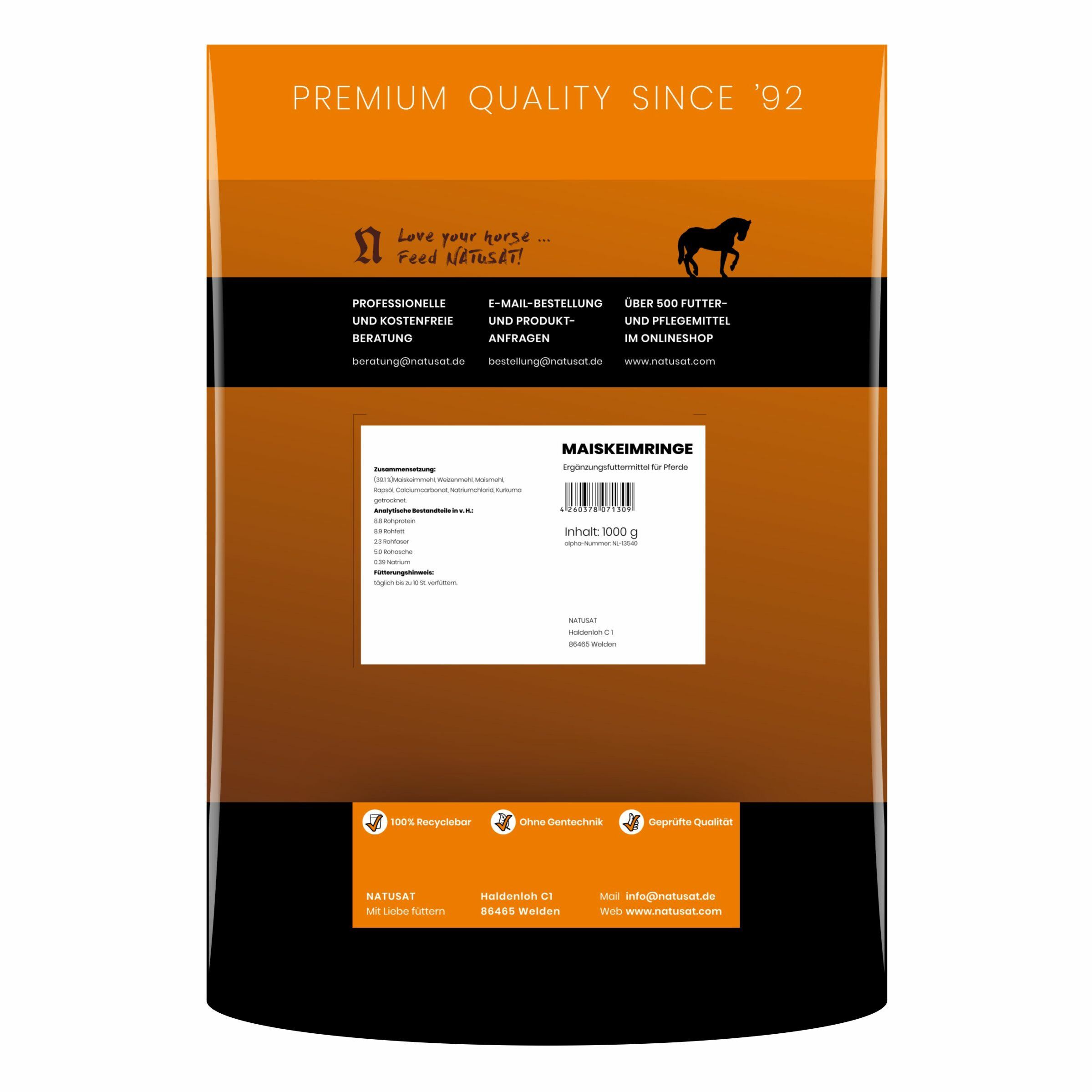 Verpackung von Natusat Maiskeimringe. Orange-schwarzer Beutel mit Produktinformationen und Logo. Enthält 1000 g.