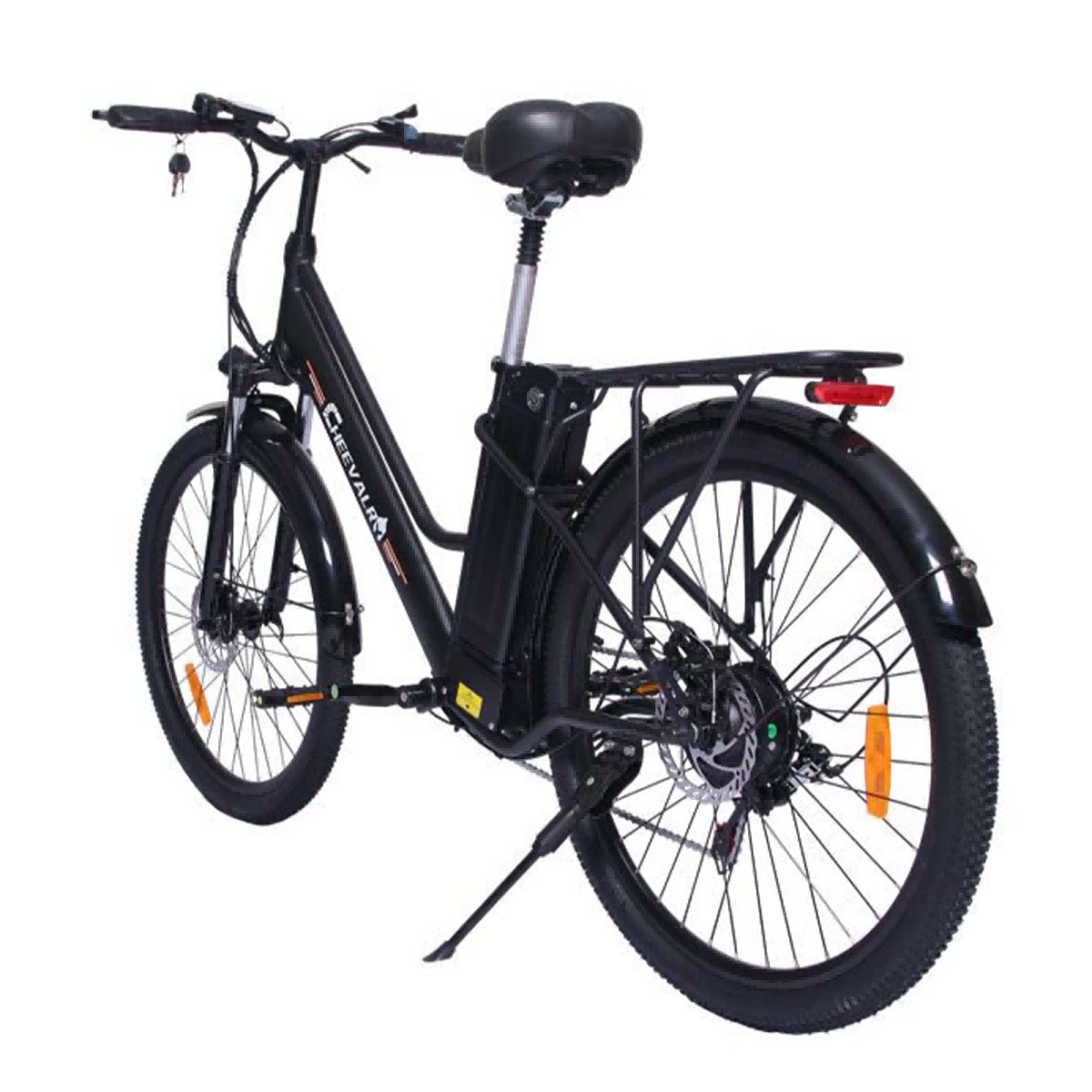 Schwarzes Elektrofahrrad mit Gepäckträger und Rücklicht. Marke Cheevalry.