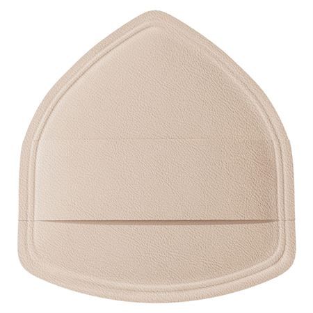 Beige, dreieckige Einlage mit genarbter Oberfläche und umlaufender Naht.