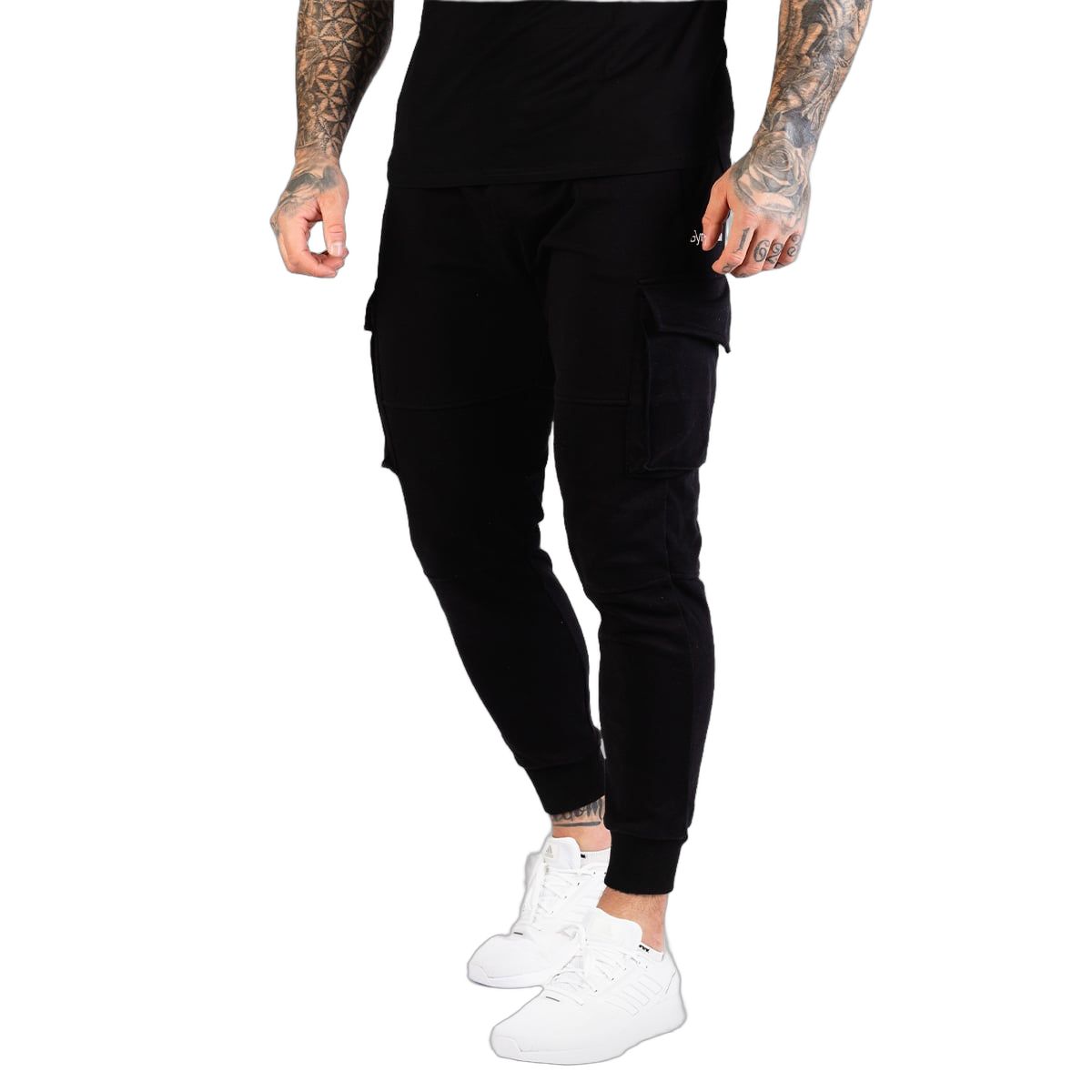 Schwarze Herren Slim Fit Jogginghose mit Kordelzug und Cargotaschen.