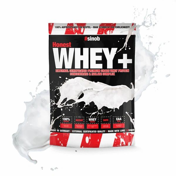Beutel mit Sinob Honest Whey+. Schwarzer Beutel mit weißer Schrift. Enthält Whey Protein Konzentrat & Isolaten. Mit Milchspritzern.