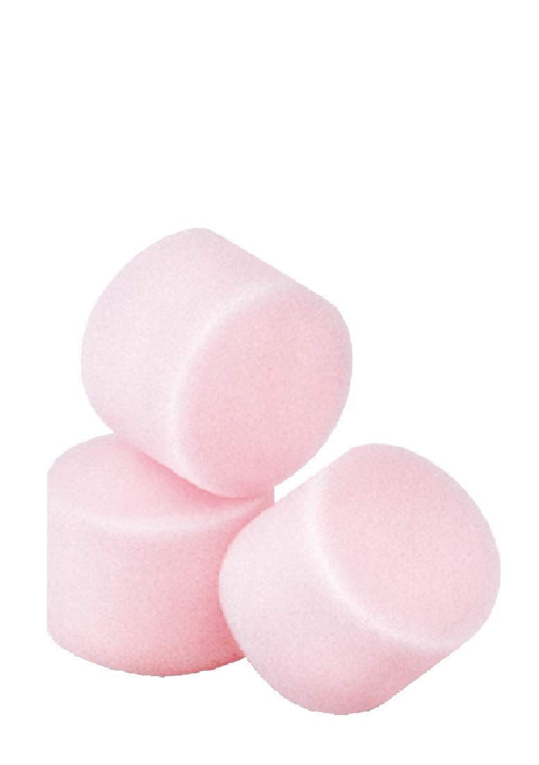 Drei rosafarbene Tampons aus Schaumstoff, zylindrisch.