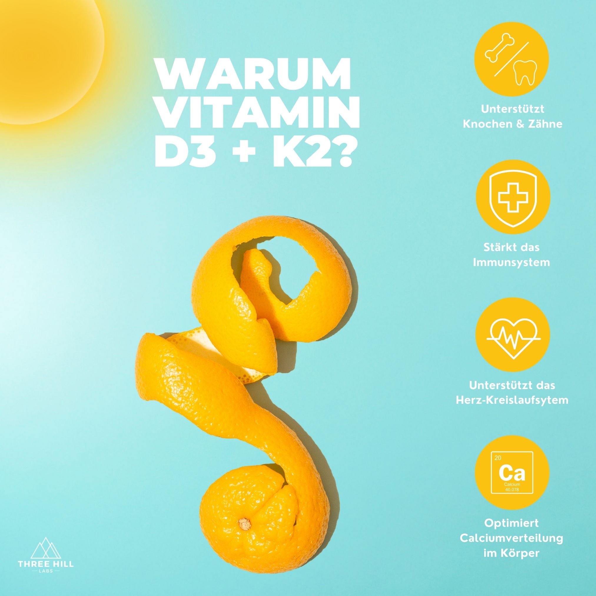 Orange Schale auf blauem Hintergrund. Text: Warum Vitamin D3 + K2? Vorteile: Knochen, Immunsystem, Herz-Kreislauf, Calcium.