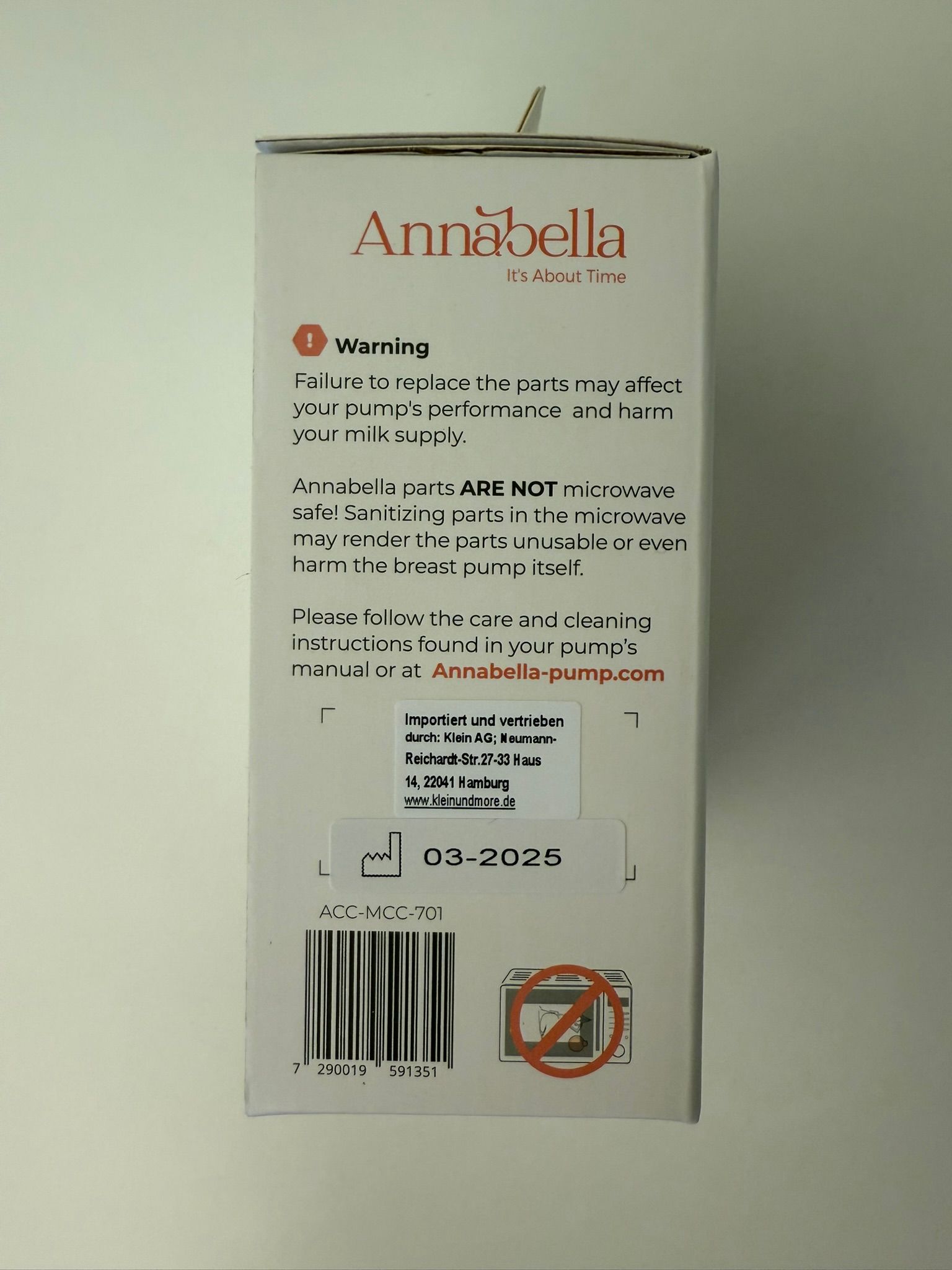 Rückseite der Verpackung mit Warnhinweisen und Informationen. Text: Annabella parts ARE NOT microwave safe.
