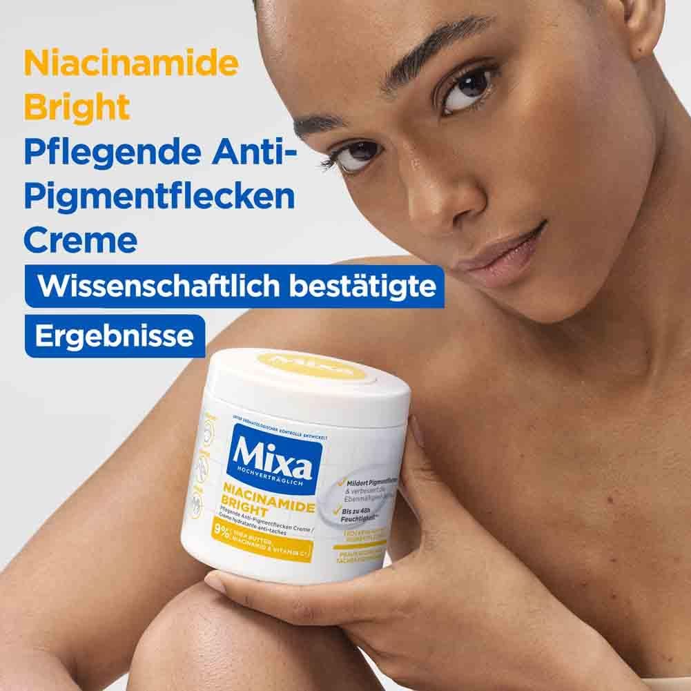 Frau hält Mixa Bright Tiegel. Text: Niacinamide Bright, Creme gegen Pigmentflecken. Wissenschaftlich bestätigte Ergebnisse.