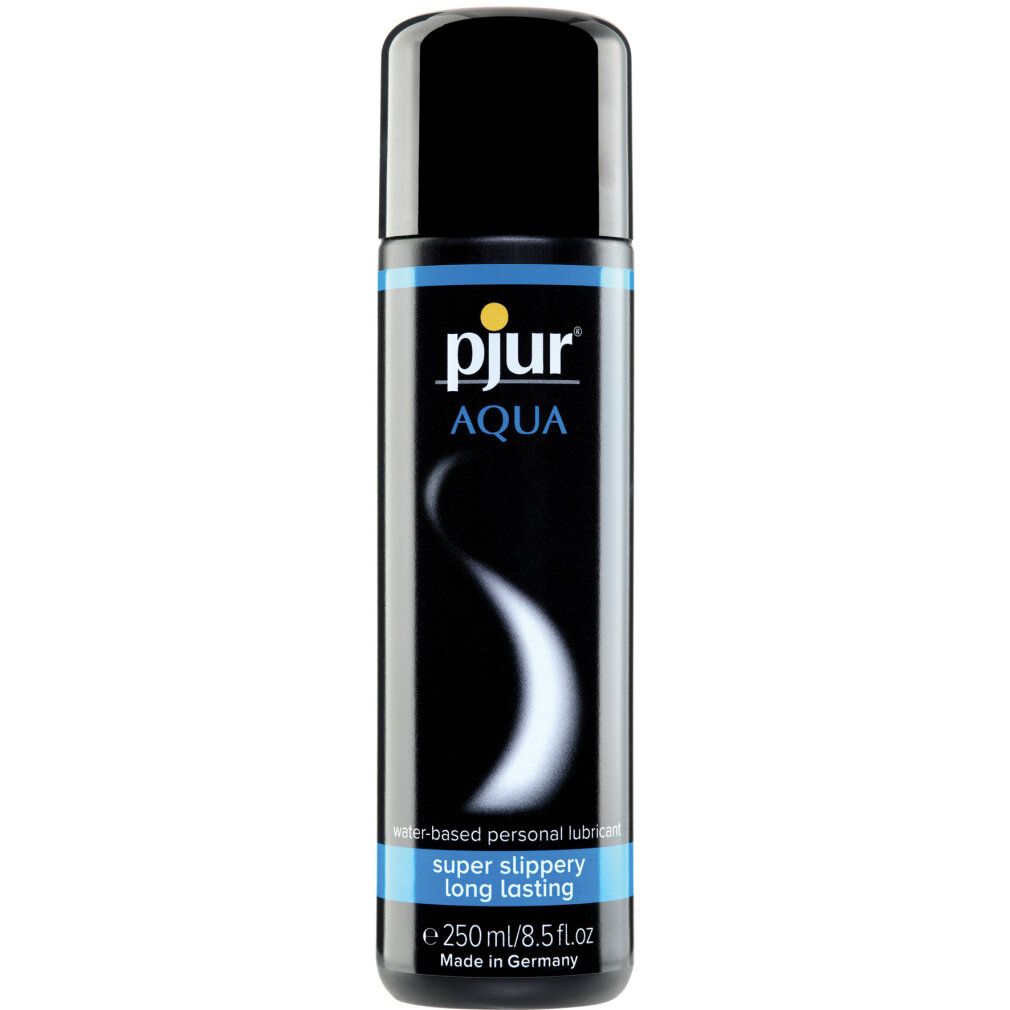 Schwarze Flasche mit schwarzem Deckel. Aufschrift: pjur AQUA, Wasserbasiertes Gleitmittel, super glatt, langanhaltend. 250ml/8.5 fl.oz.