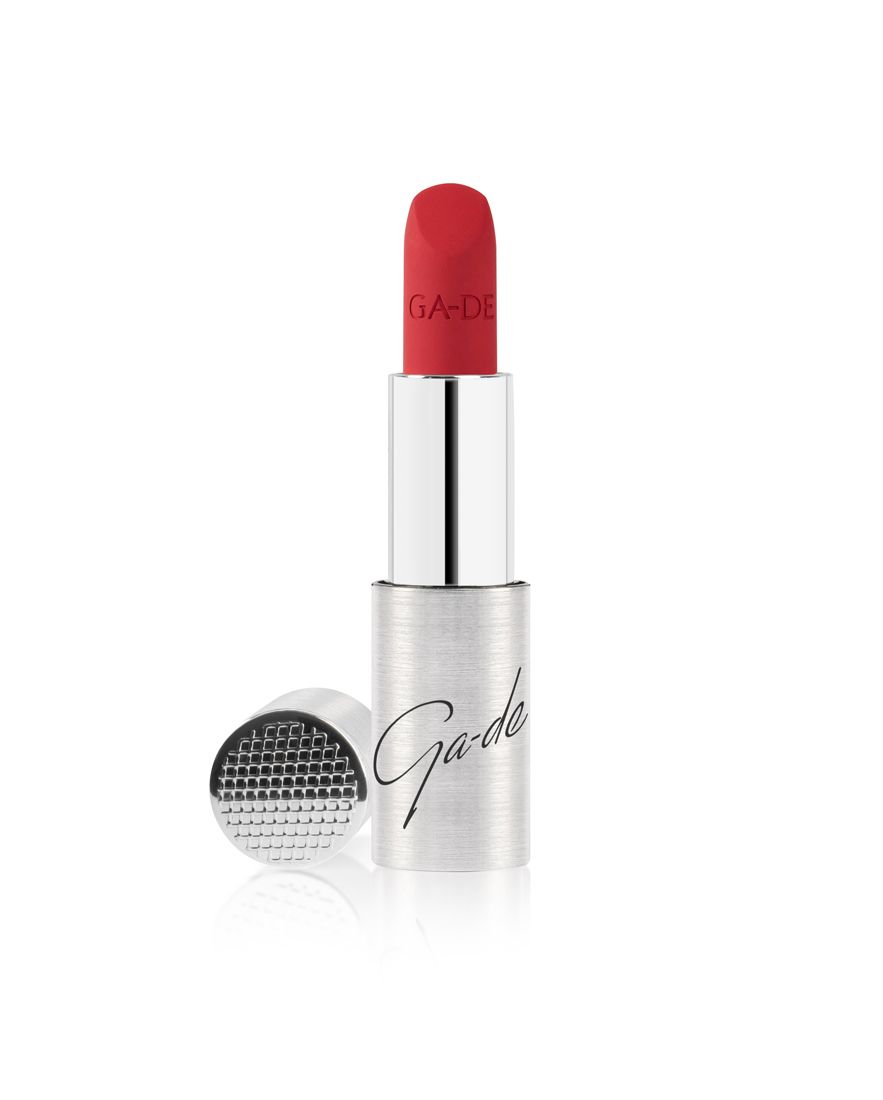 Roter Lippenstift in silberner Hülse mit offenem Deckel.