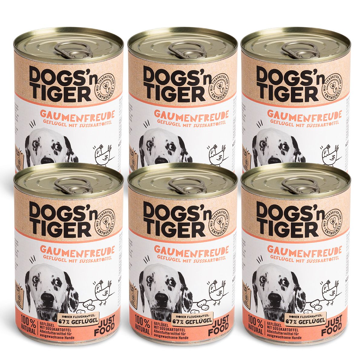 Sechs Dosen Hundefutter. Aufschrift: Dogs'n Tiger, Gaumenfreude, Geflügel mit Süßkartoffel. Illustration eines Dalmatiners.