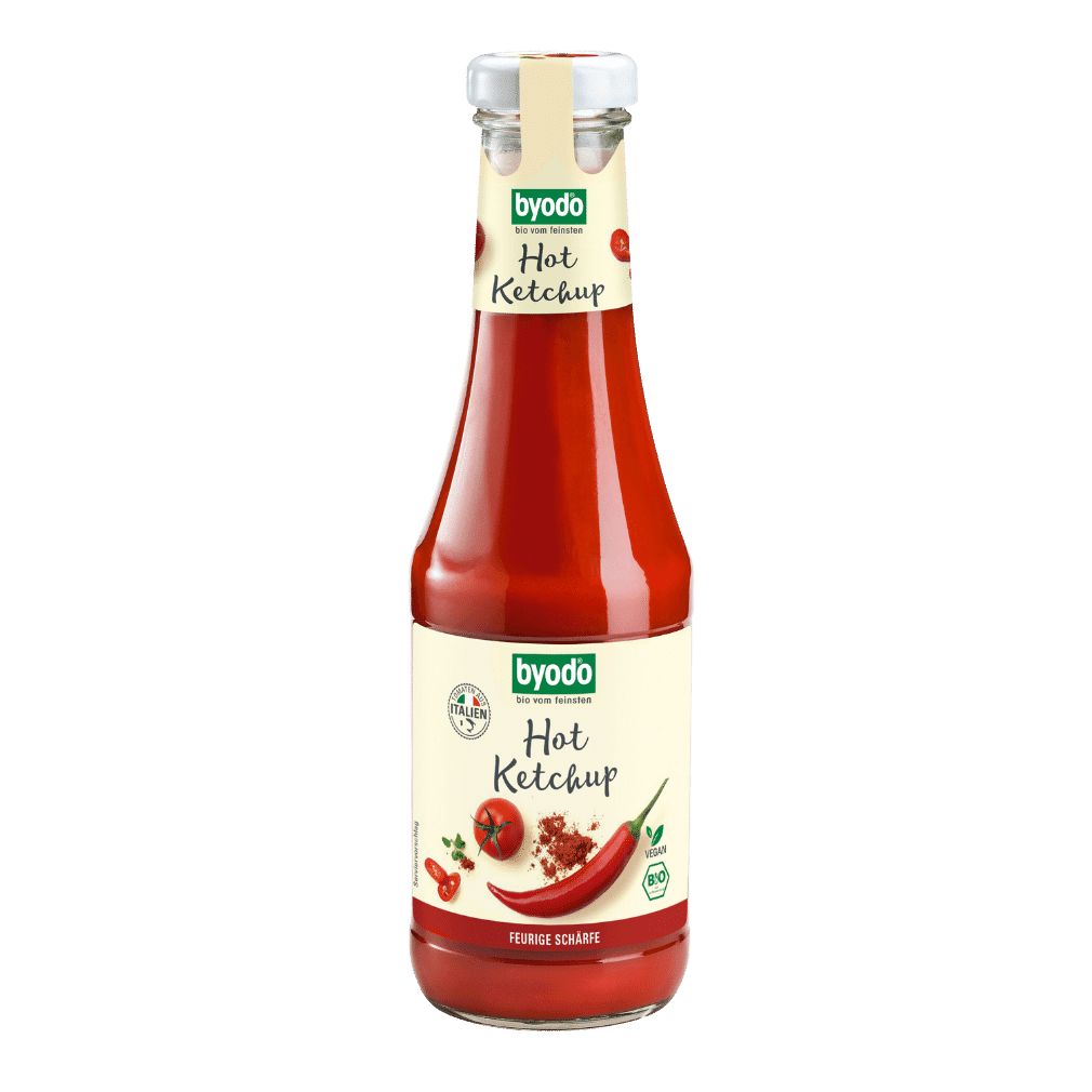 Flasche Byodo Hot Ketchup mit Etikett, das Chilis und Tomaten zeigt. Bio-Siegel sichtbar.