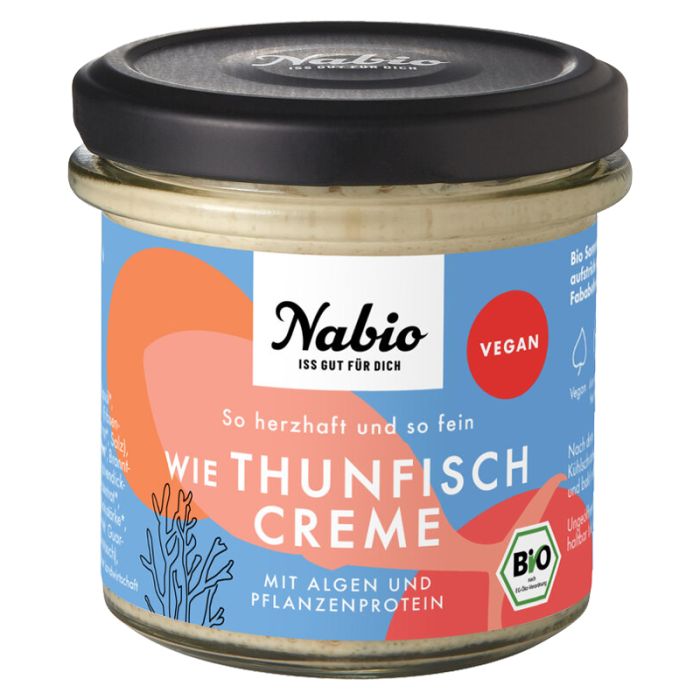 Glas mit Nabio Brotzeitaufstrich. Aufschrift: Wie Thunfisch Creme, Vegan, Bio. Mit Algen und Pflanzenprotein.