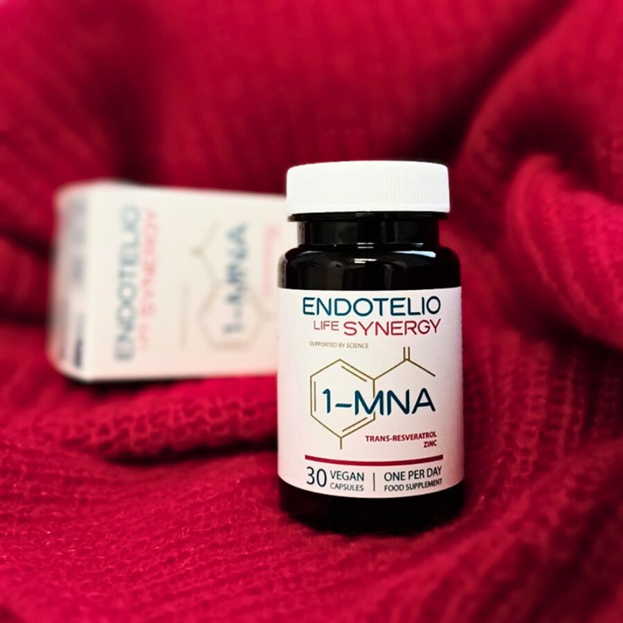 Braune Flasche mit weißen Deckel und Etikett. Endotelio Life Synergy, 1-MNA, Trans-Resveratrol, Zink. 30 Kapseln. Vegan.