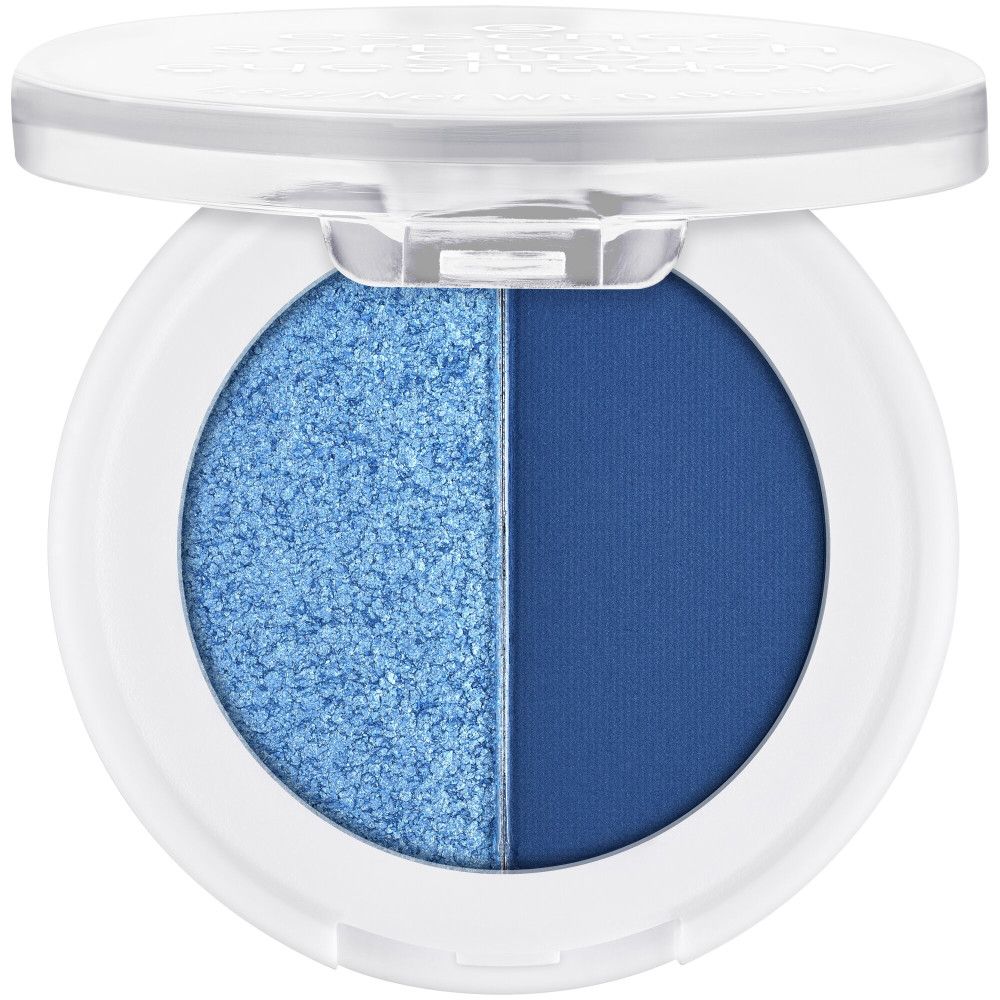 Weißer, runder Lidschatten-Behälter mit geöffnetem Deckel. Zwei blaue Farbtöne sichtbar. Aufschrift: essence soft touch duo eyeshadow.