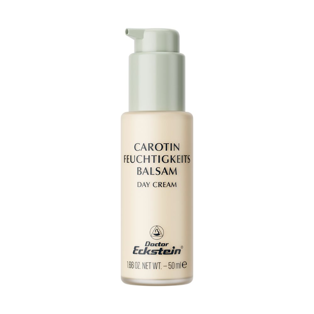 Creme-Spenderflasche mit Aufschrift Carotin Feuchtigkeits Balsam Day Cream. Marke Doctor Eckstein.