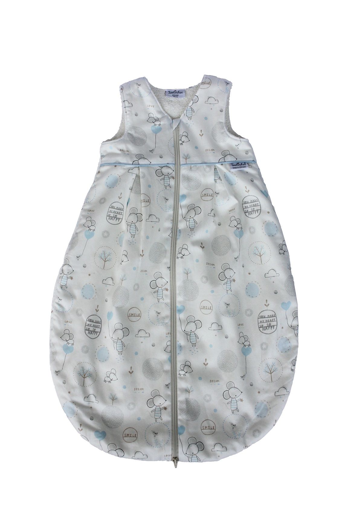 Frottierschlafsack mit Mäusemuster, Reißverschluss, blau-weiß. Ohne Ärmel, mit Rundhalsausschnitt. Aufdrucke: Wolken, Bäume, Herzen.