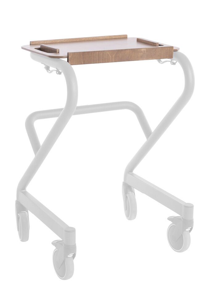 Rollator-Tablett. Holztablett, weißer Rahmen. Rollator mit Rädern. Ansicht von vorne.
