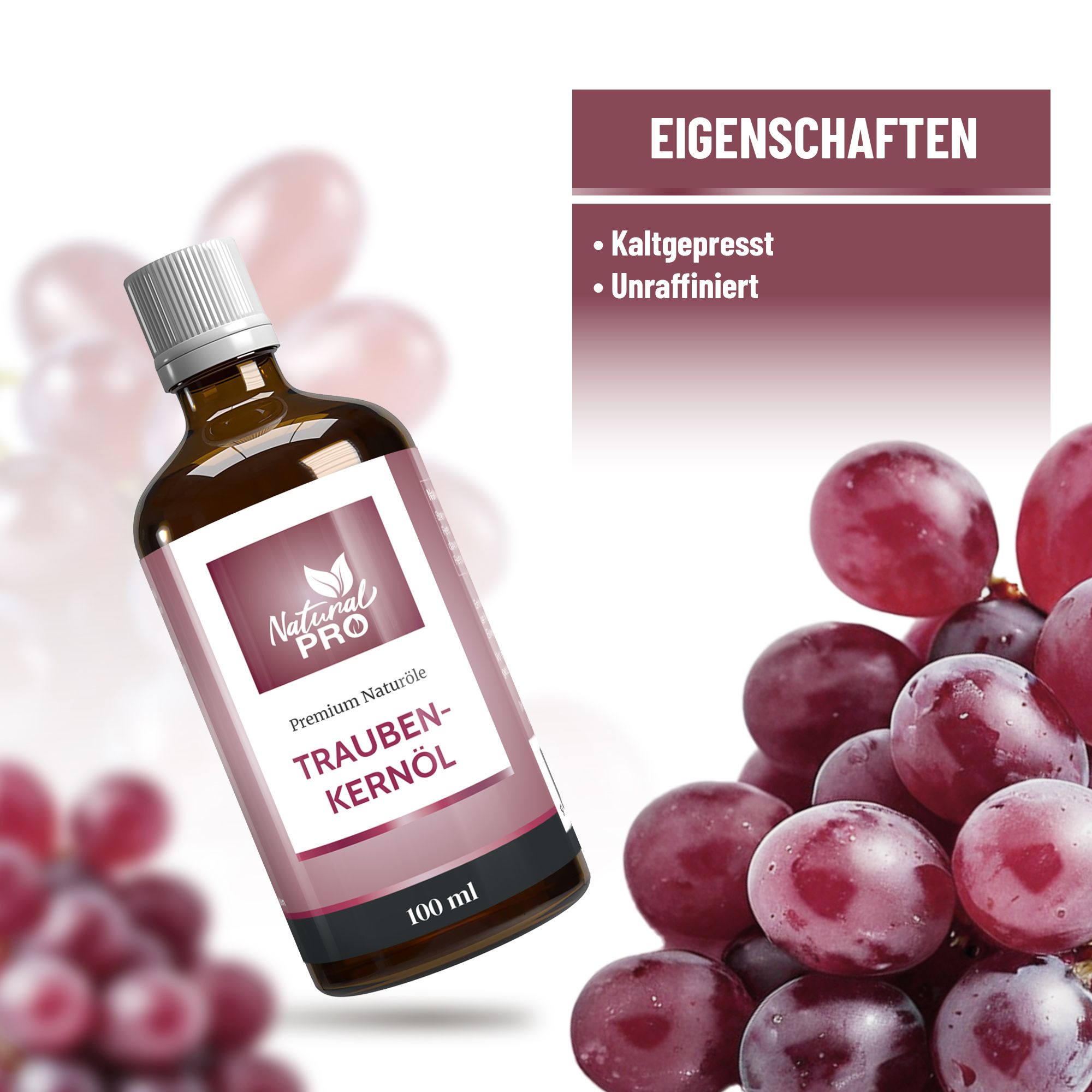 Braune Glasflasche mit weißem Deckel. Etikett mit Logo und Schriftzug Traubenkernöl. Rote Trauben im Hintergrund.