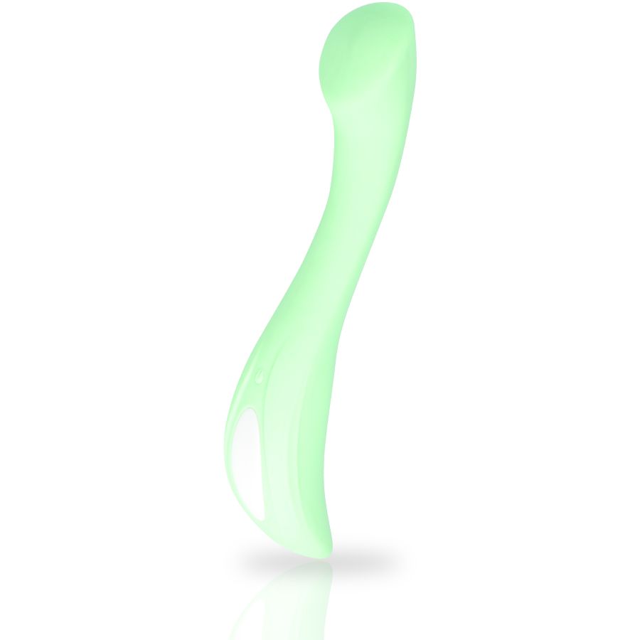 Hellgrüner, geschwungener Vibrator. Glatte Oberfläche, ergonomische Form. Auf weißem Hintergrund.