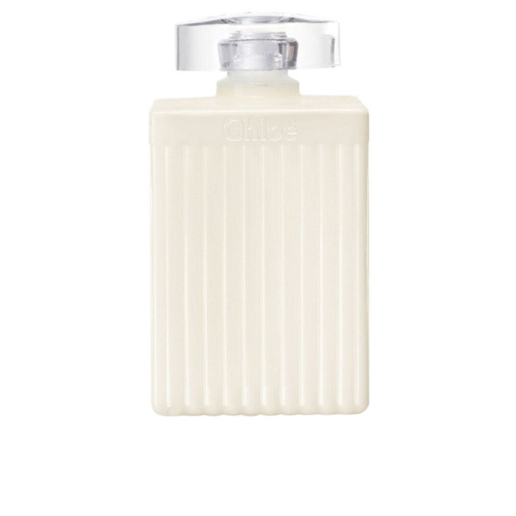 Beige Flasche mit geriffelter Oberfläche und silbernem Deckel. Auf dem Deckel steht "Chloé".