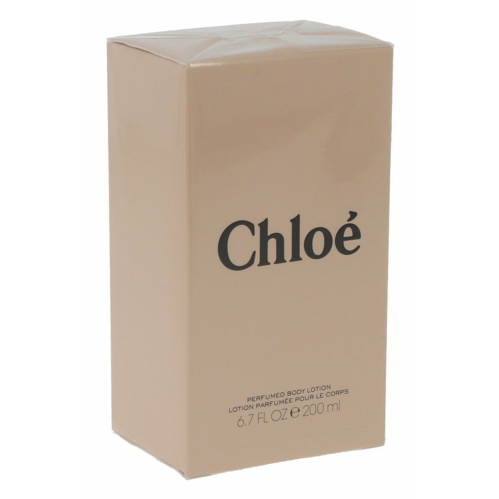 Beige Karton mit "Chloé" Schriftzug. Auf der Verpackung steht "Perfumed Body Lotion".