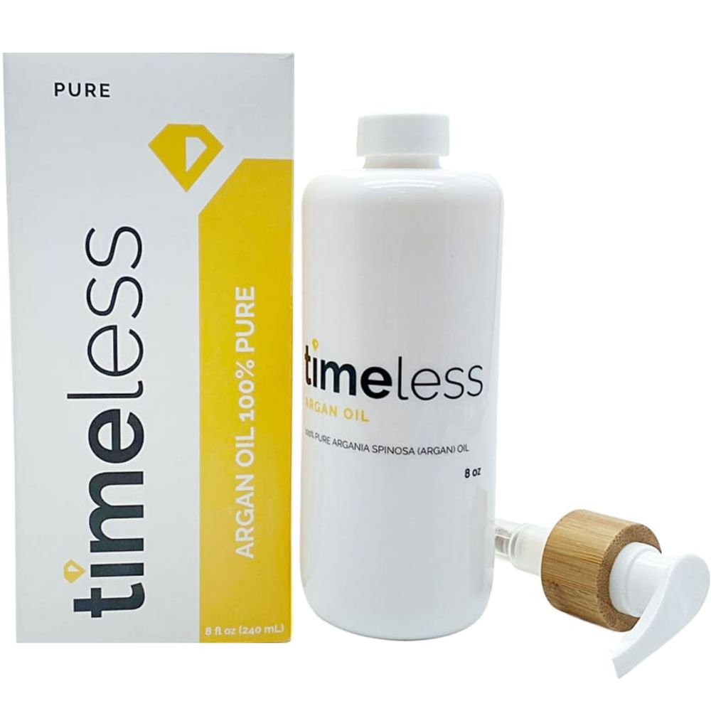 Produktverpackung und Flasche Arganöl. Aufschrift: timeless Argan Oil. Gelber Aufkleber mit "PURE".
