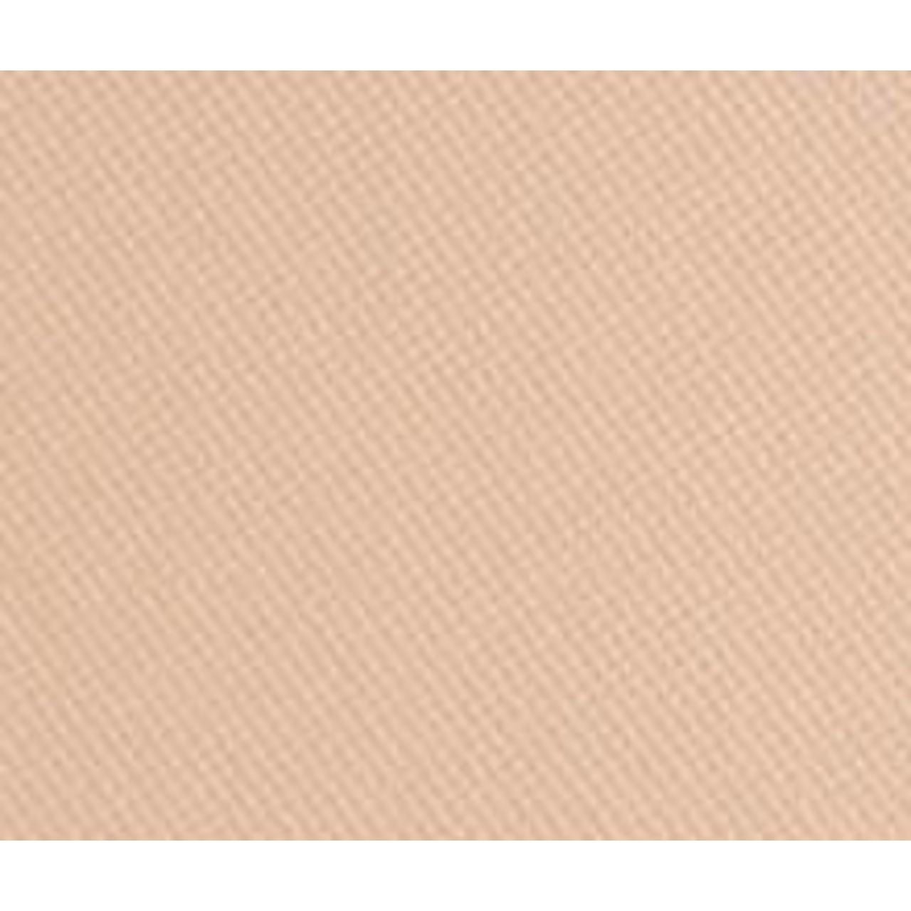 Nahaufnahme der Oberfläche eines hellbeigen Kompaktpuders. Die Textur ist fein und leicht strukturiert.