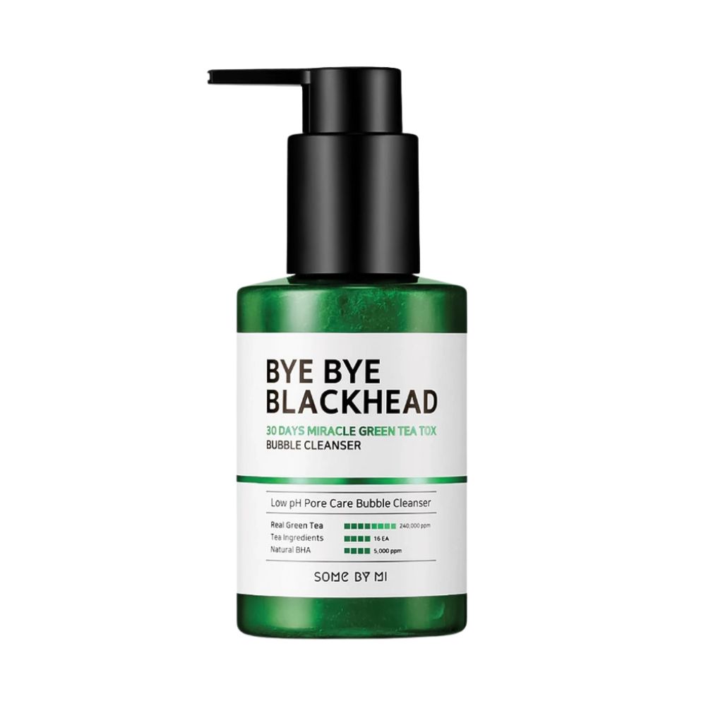 Grüne Flasche mit schwarzem Pumpkopf. Text: Bye Bye Blackhead, 30 Days Miracle Green Tea Tox Bubble Cleanser. Marke: SOMEBYMI.