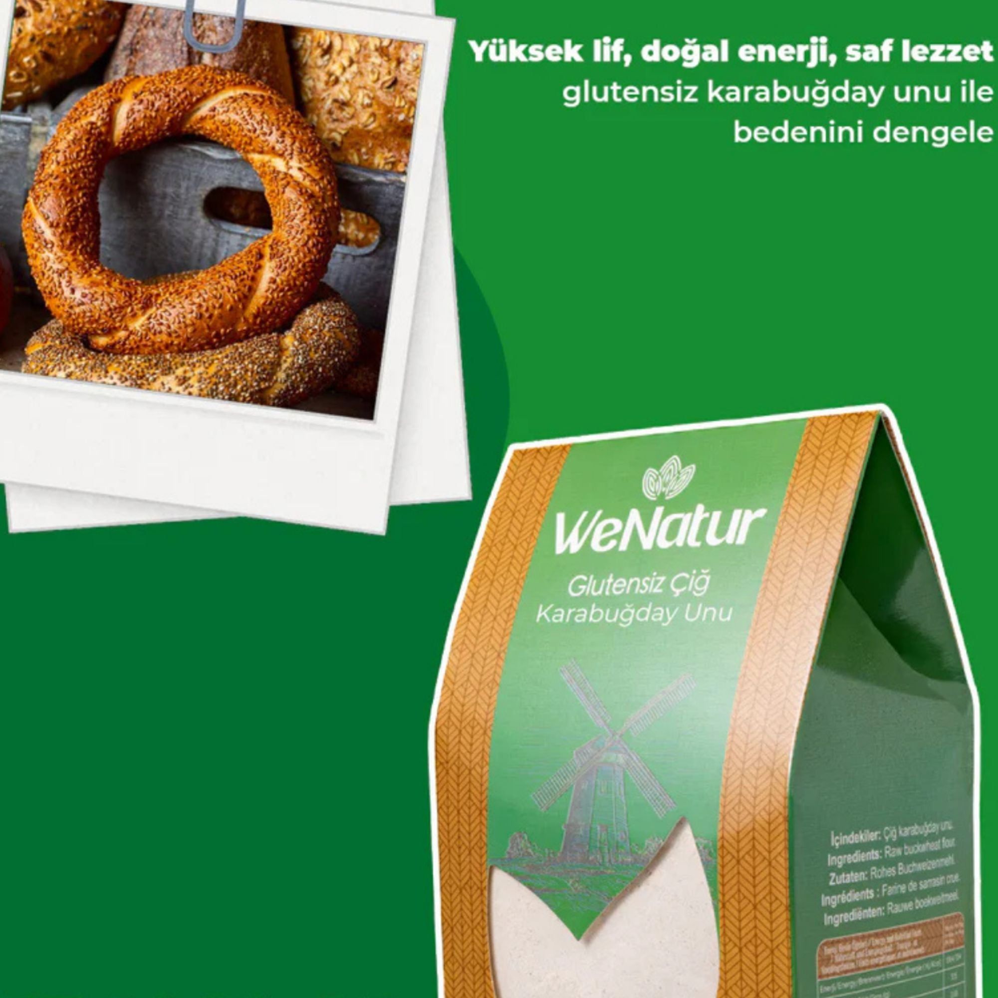 Nahaufnahme einer Packung WeNatur Buchweizenmehl neben einem Bagel.