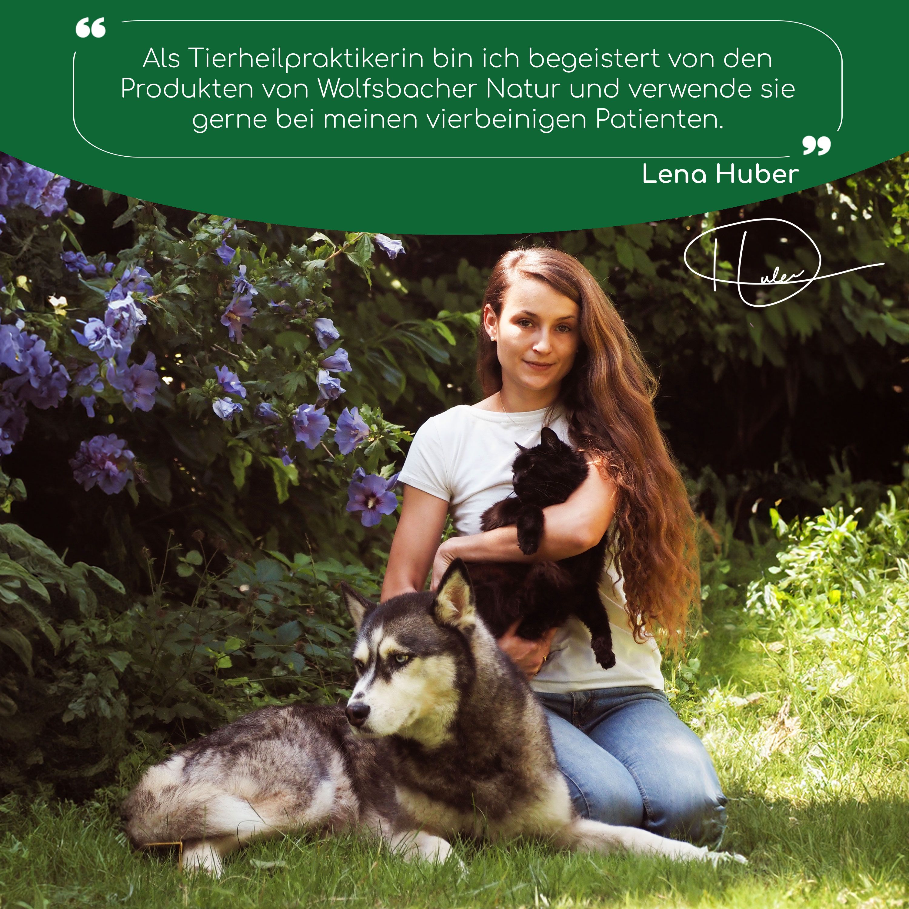 Frau mit Hund und Katze im Garten. Zitat: Tierheilpraktikerin, Produkte von Wolfsbacher Natur.