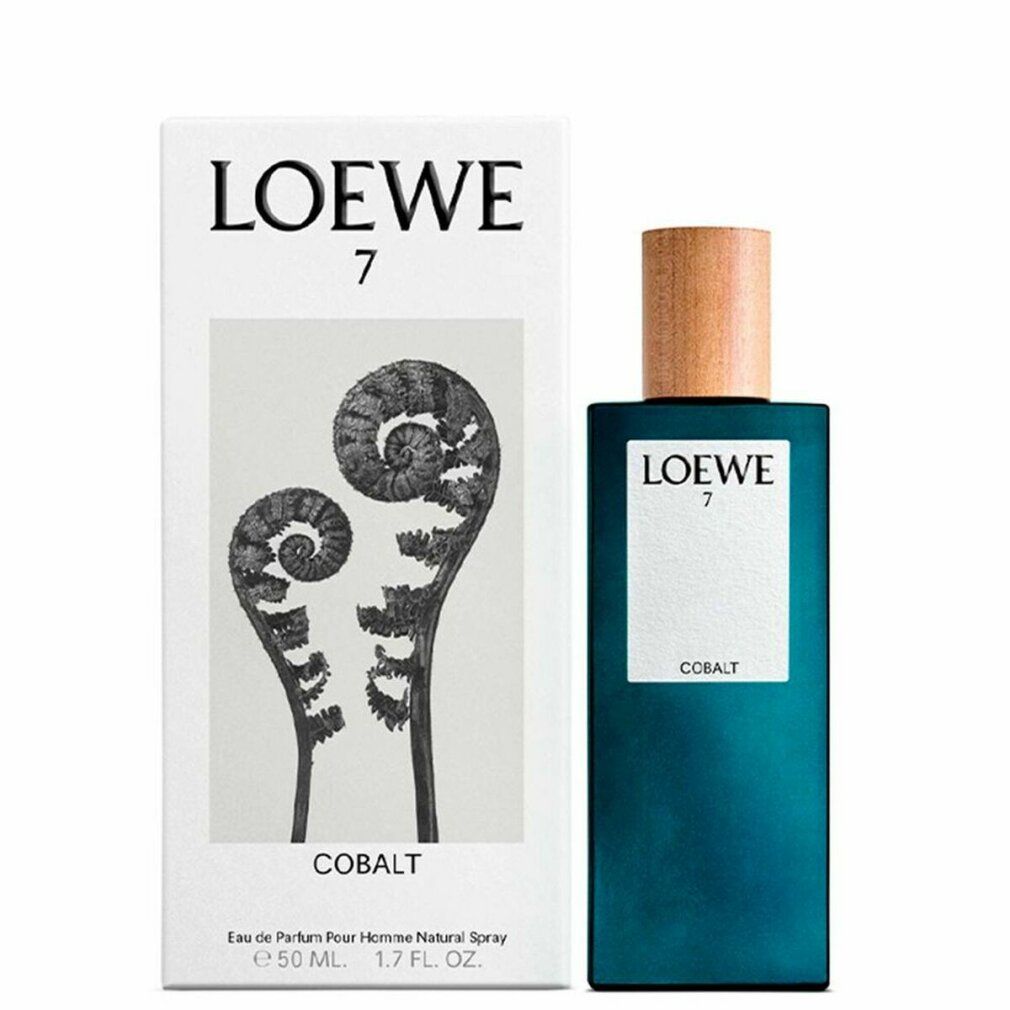 Loewe 7 Cobalt Eau de Parfum Spray. Rechteckige Flasche mit Holzverschluss und weißer Etikett. Weiße Verpackung mit Logo und Illustration.