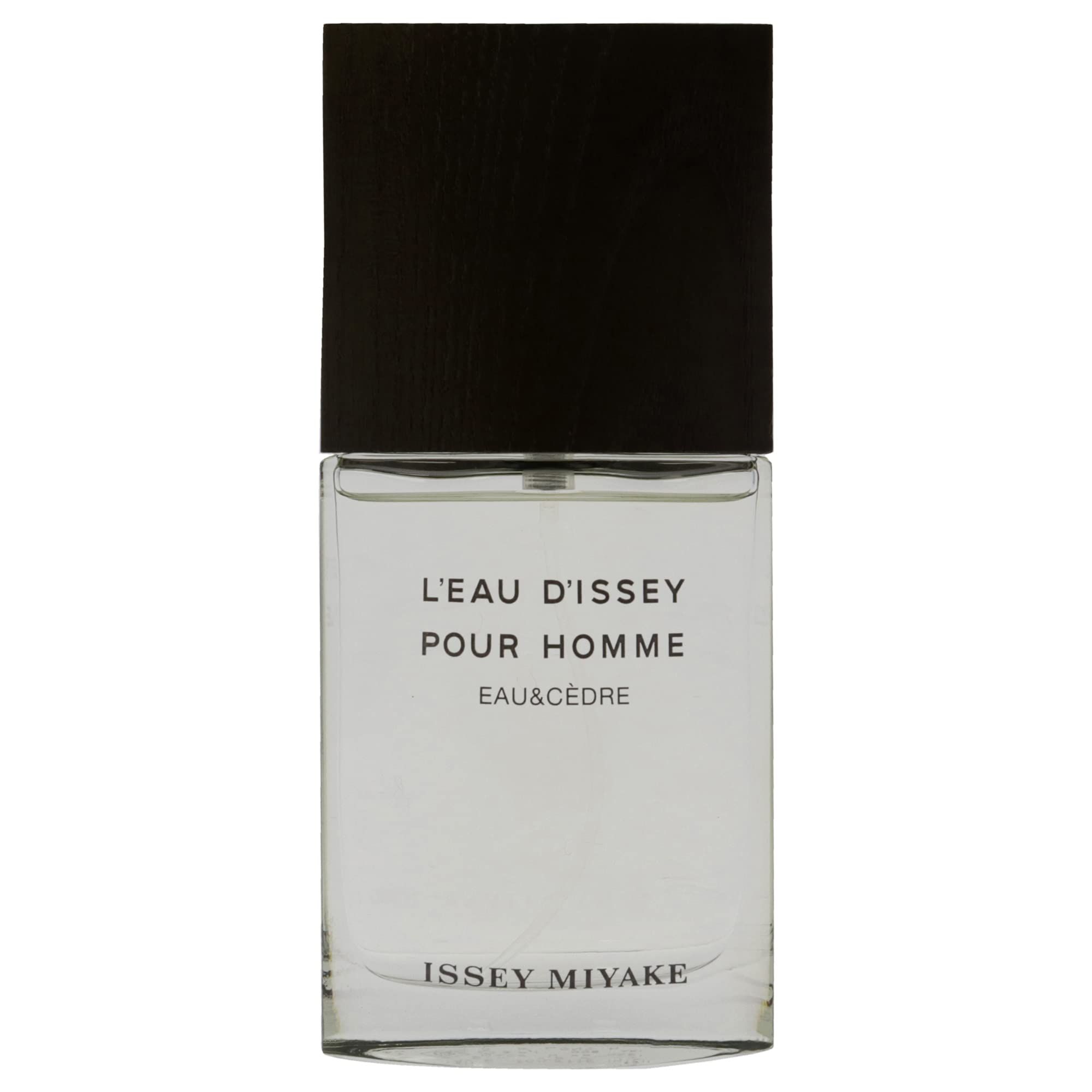 Rechteckiger Flakon von L'Eau d'Issey pour Homme Eau & Cèdre mit schwarzem Holzdeckel. Text: L'Eau d'Issey pour Homme, Issey Miyake.
