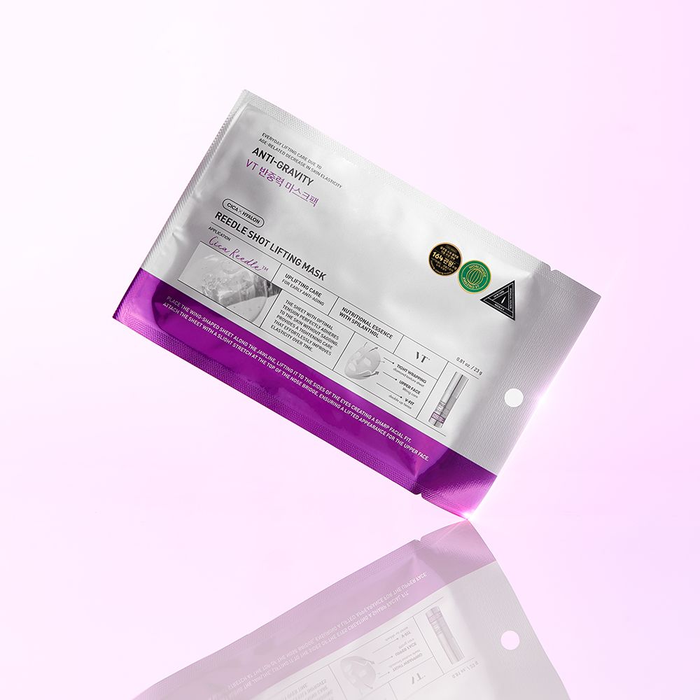 Verpackung mit Gesichtsmaske. Aufschrift: Anti-Gravity, Reedle Shot Lifting Mask, VT. Lila und weiße Farbgebung.