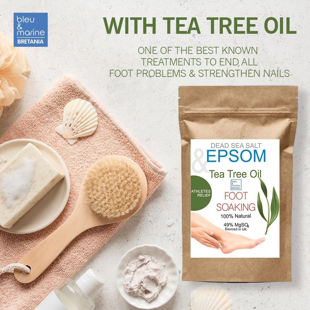 Produktverpackung mit "Dead Sea Salt & Epsom Tea Tree Oil". Enthält Fußbad, 100% natürlich, 49% MgSO4. Herkunft: UK. Mit Zubehör.
