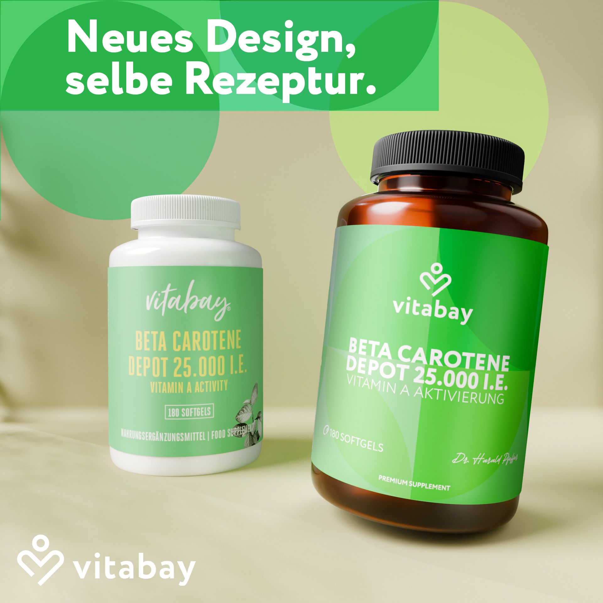 Zwei Flaschen, eine weiß, eine braun, mit grünen Etiketten. Text: "Vitabay Beta Carotene Depot 25.000 I.E.", daneben Text: "Neues Design, selbe Rezeptur."