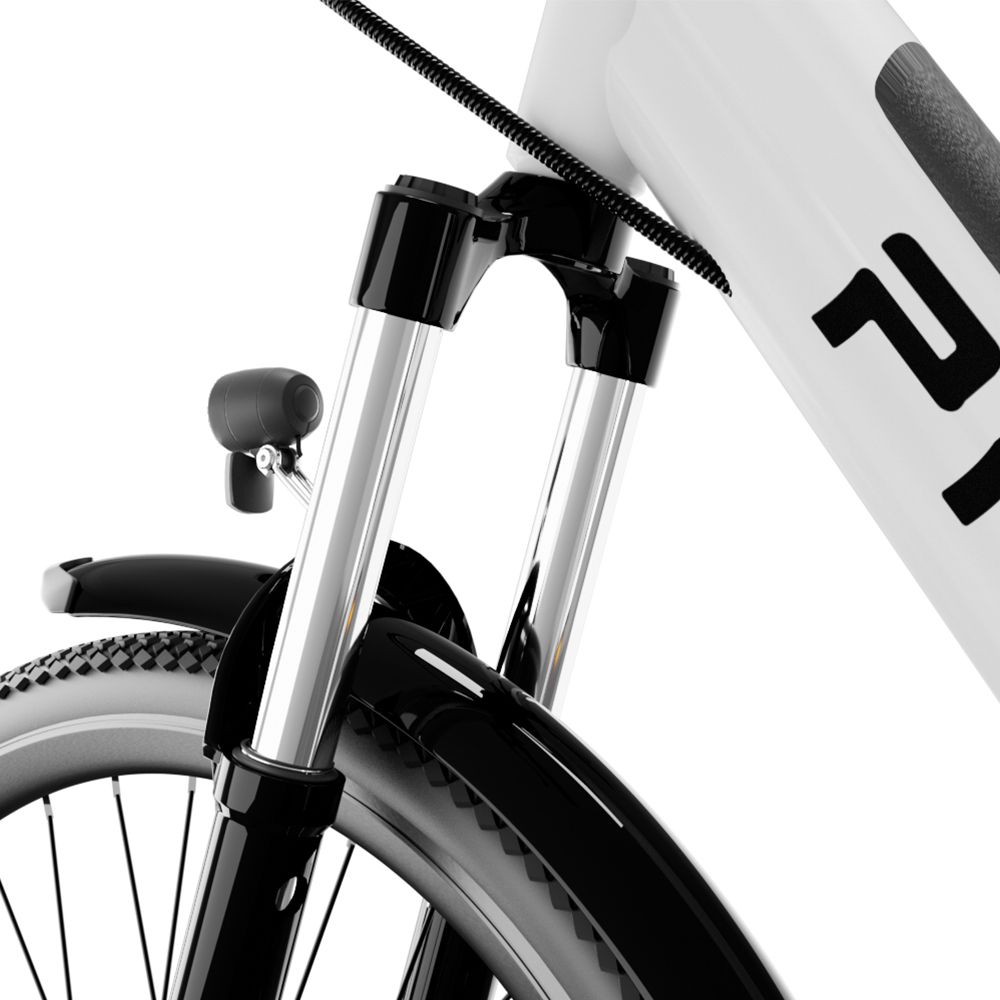 Nahaufnahme des vorderen Teils eines weißen Elektro-Citybikes. Schwarze Gabel, Schutzblech und Scheinwerfer.