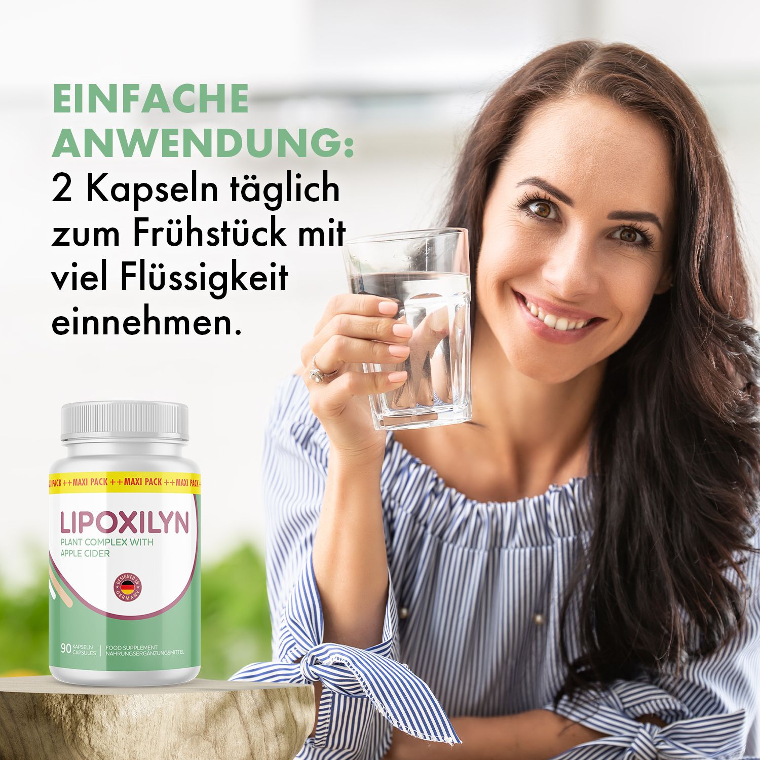 Frau hält Glas Wasser und lächelt. Daneben steht eine weiße Flasche mit grüner und weißer Beschriftung: LIPOXILYN, 90 Kapseln.