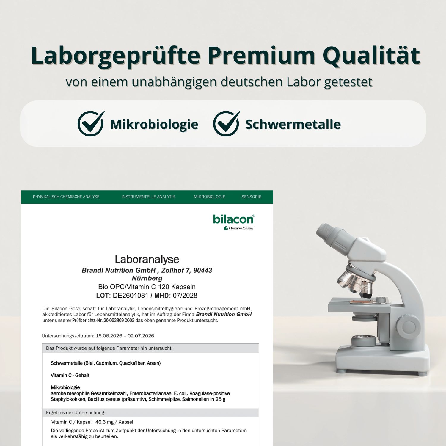 Laborbericht zur Prüfung von brandl® BIO OPC + Vitamin C. Mikrobiologie und Schwermetallprüfung. Mikroskop im Hintergrund.