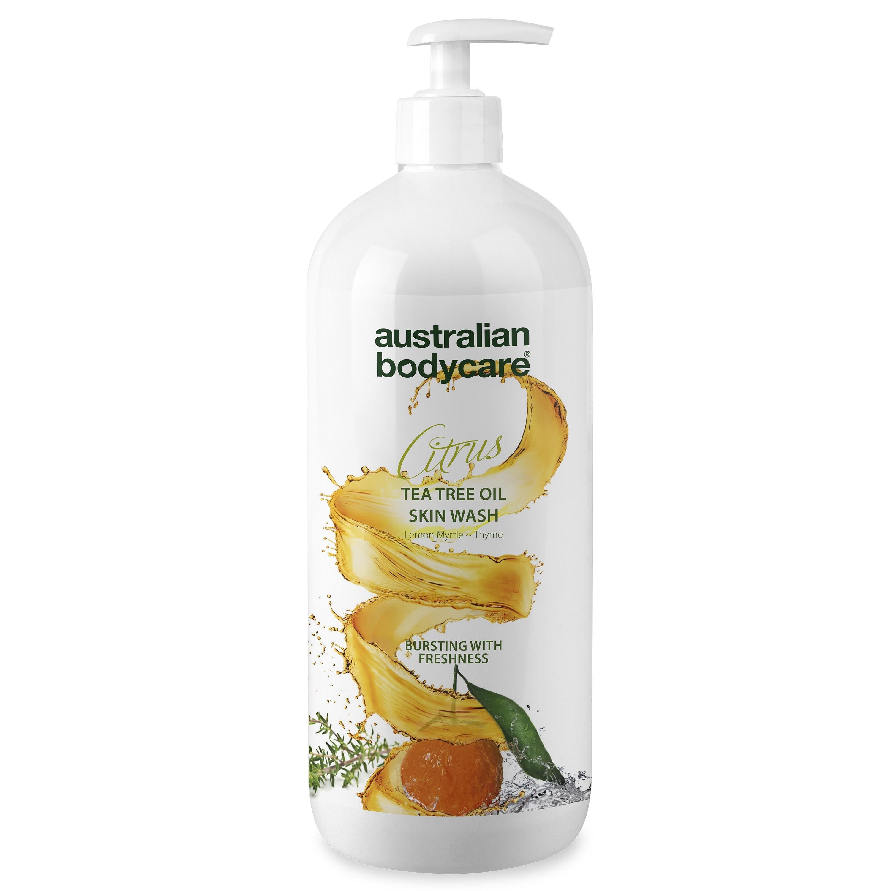 Weiße Flasche mit Pumpe. Aufschrift: Australian Bodycare Citrus Tea Tree Oil Skin Wash. Gelbe Grafik.
