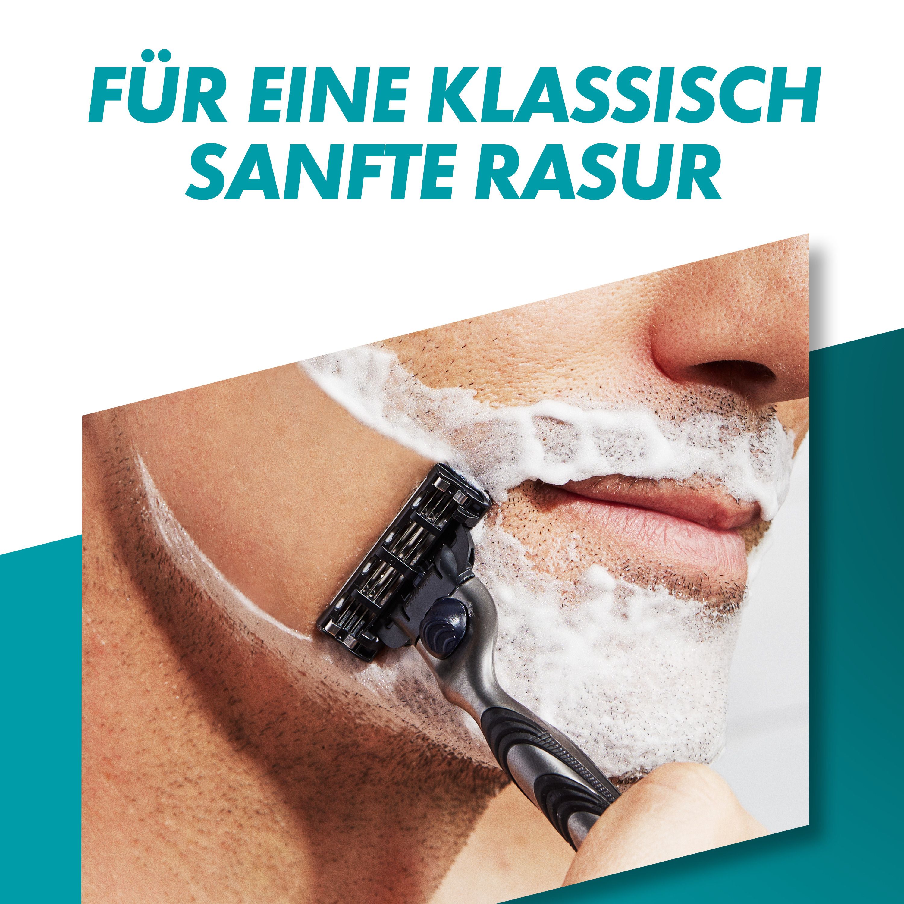 Mann rasiert sich mit einem Gillette Mach3 Rasierer. Rasierer mit drei Klingen, Schaum auf der Haut.