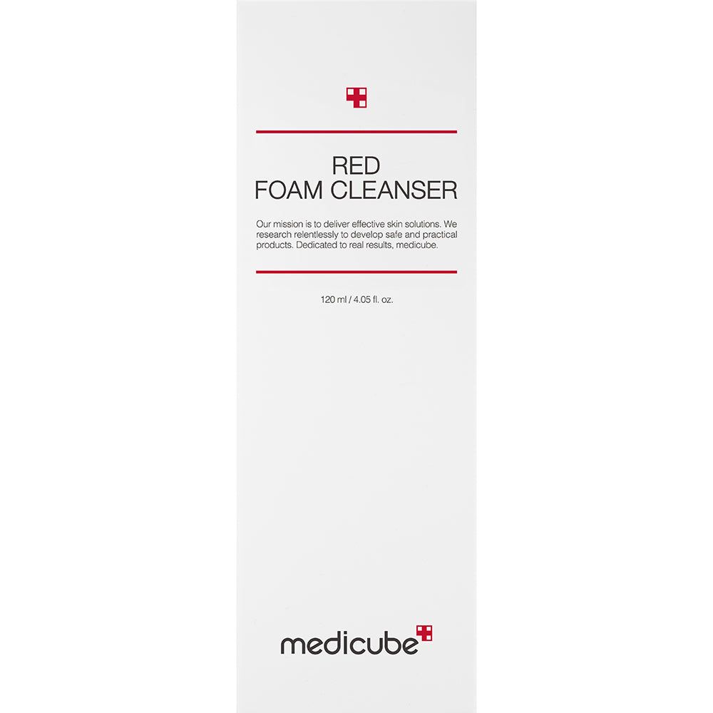 Weiße Verpackung mit rotem Text: RED FOAM CLEANSER. Marke: medicube. Text: 120 ml / 4.05 fl. oz.