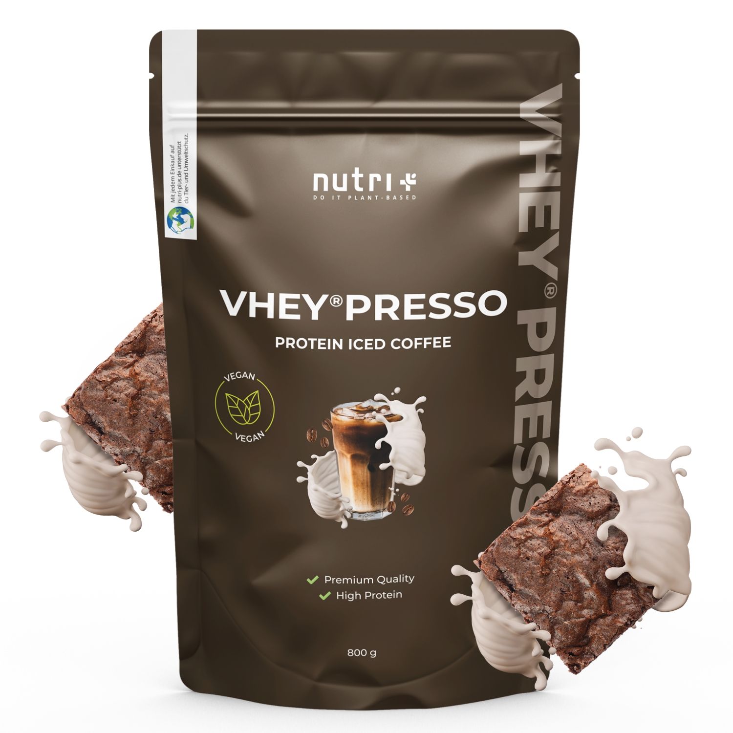 Proteinkaffee-Beutel mit Eiswürfeln und Schokobrownies. Text: VHEY®PRESSO, Protein Iced Coffee, Vegan, Premium Quality, High Protein, 800 g.