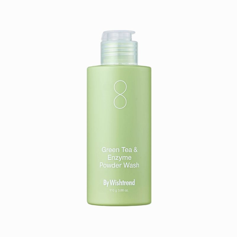 Grüne Flasche mit weißem Pumpverschluss. Aufschrift: Green Tea & Enzyme Powder Wash. Marke: By Wishtrend.