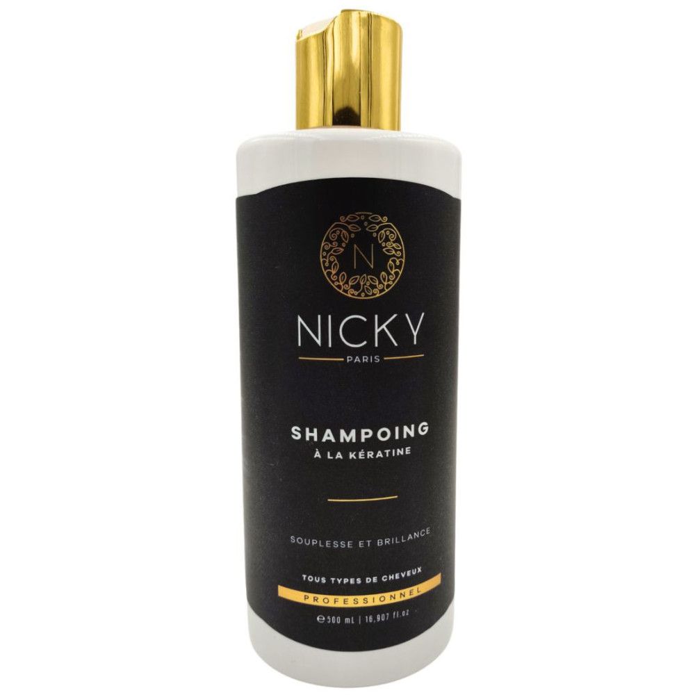 Weiße Flasche mit schwarzem Etikett. Goldfarbener Verschluss. Aufschrift: Nicky Paris, Shampooing à la Kératine. Für alle Haartypen.