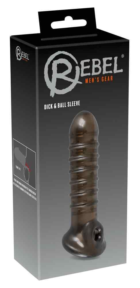 Schwarze Penishülle mit Hodenöffnung in Verpackung. Aufdruck: Rebel, Dick & Ball Sleeve.
