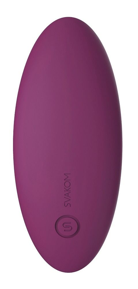 Violett geformter Gegenstand mit glatter Oberfläche. Ovale Form. Svakom-Logo und Knopf.