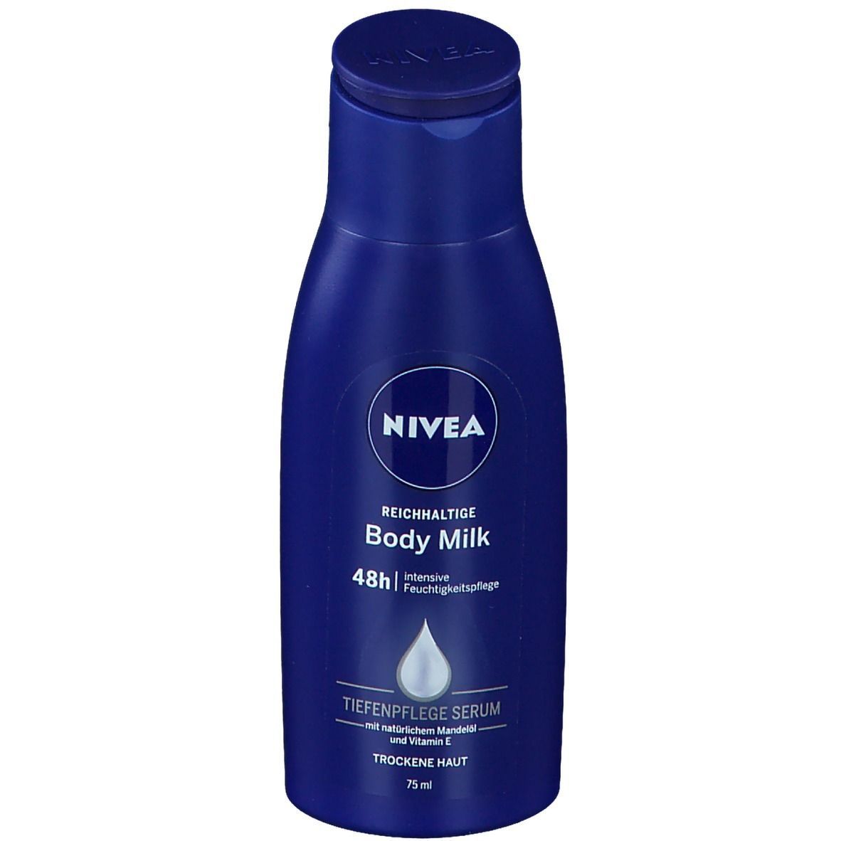 Blaue Flasche NIVEA Body Milk. Aufschrift: Reichhaltige Body Milk, 48h intensive Feuchtigkeitspflege, Tiefenpflege Serum, Trockene Haut.