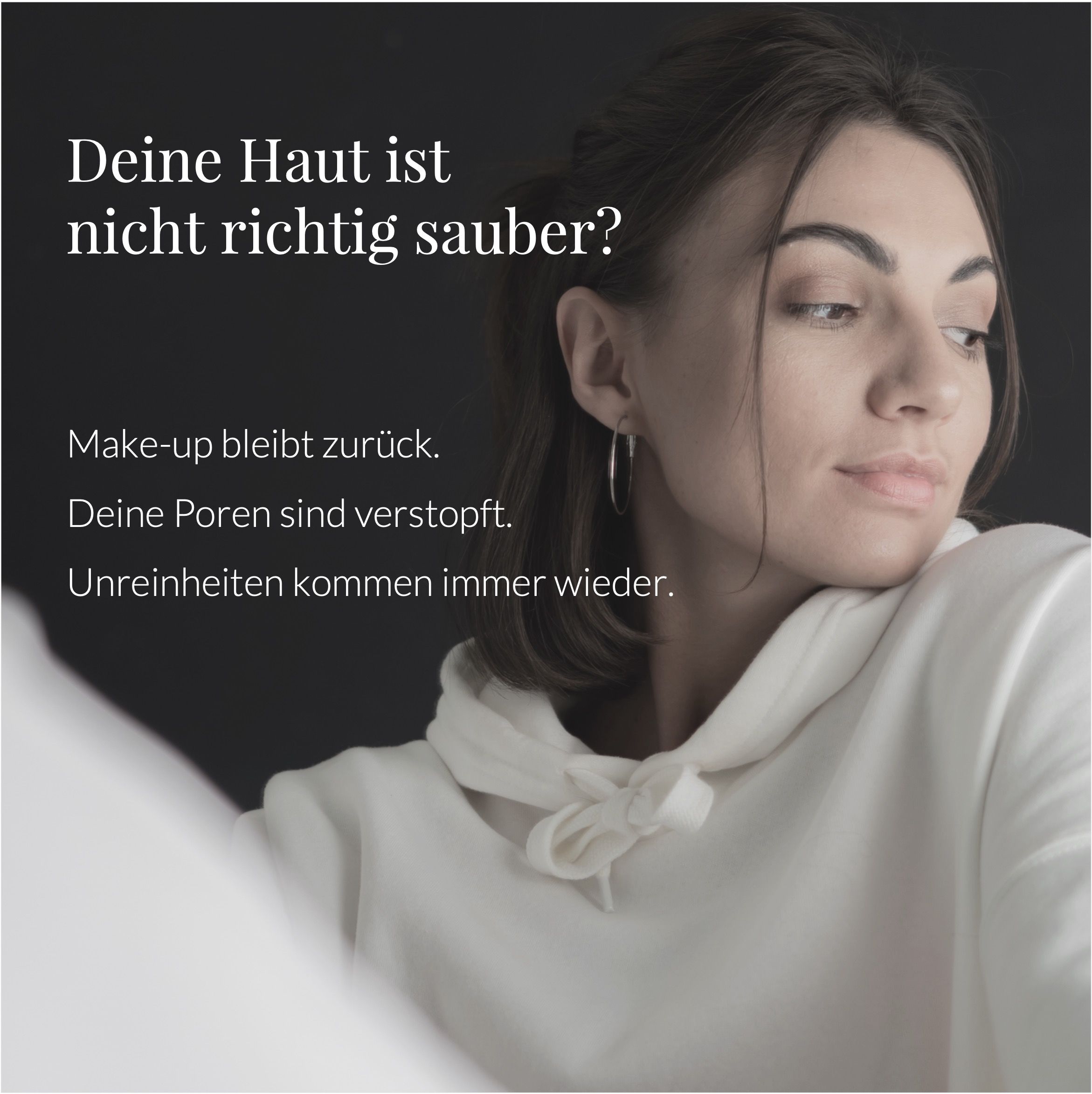 Frau mit Text. Text: Deine Haut ist nicht richtig sauber? Text auf Produkt: oxy8, Certified Organic, Intensive Face Cleansing Gel.
