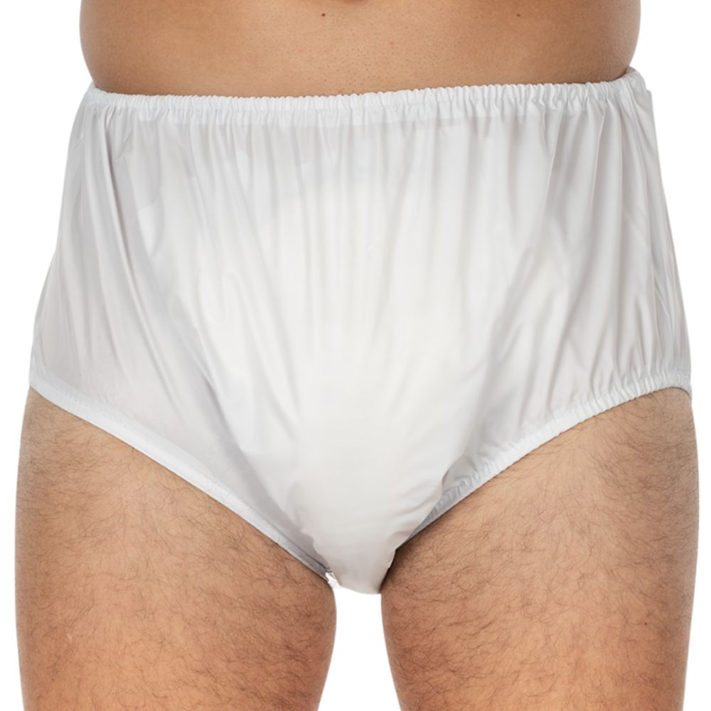 Weißer PVC-Slip, feuchtigkeitsundurchlässig, mit elastischem Bund und Beinöffnungen. Gezeigt von der Hüfte aufwärts.