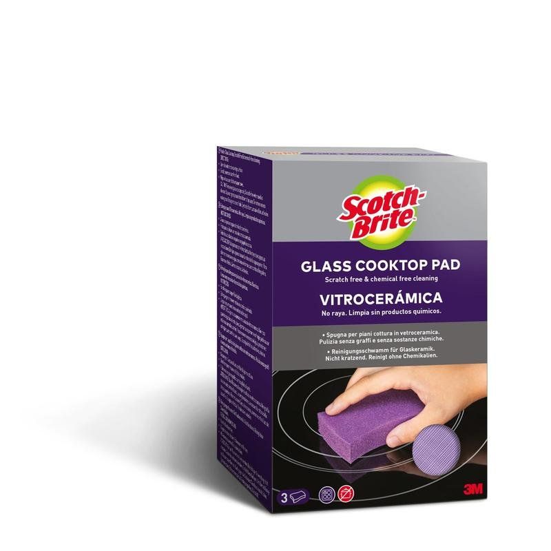 Verpackung mit Reinigungsschwamm. Marke Scotch-Brite. Produktname: Glass Cooktop Pad. Text in mehreren Sprachen. 3 Schwämme.